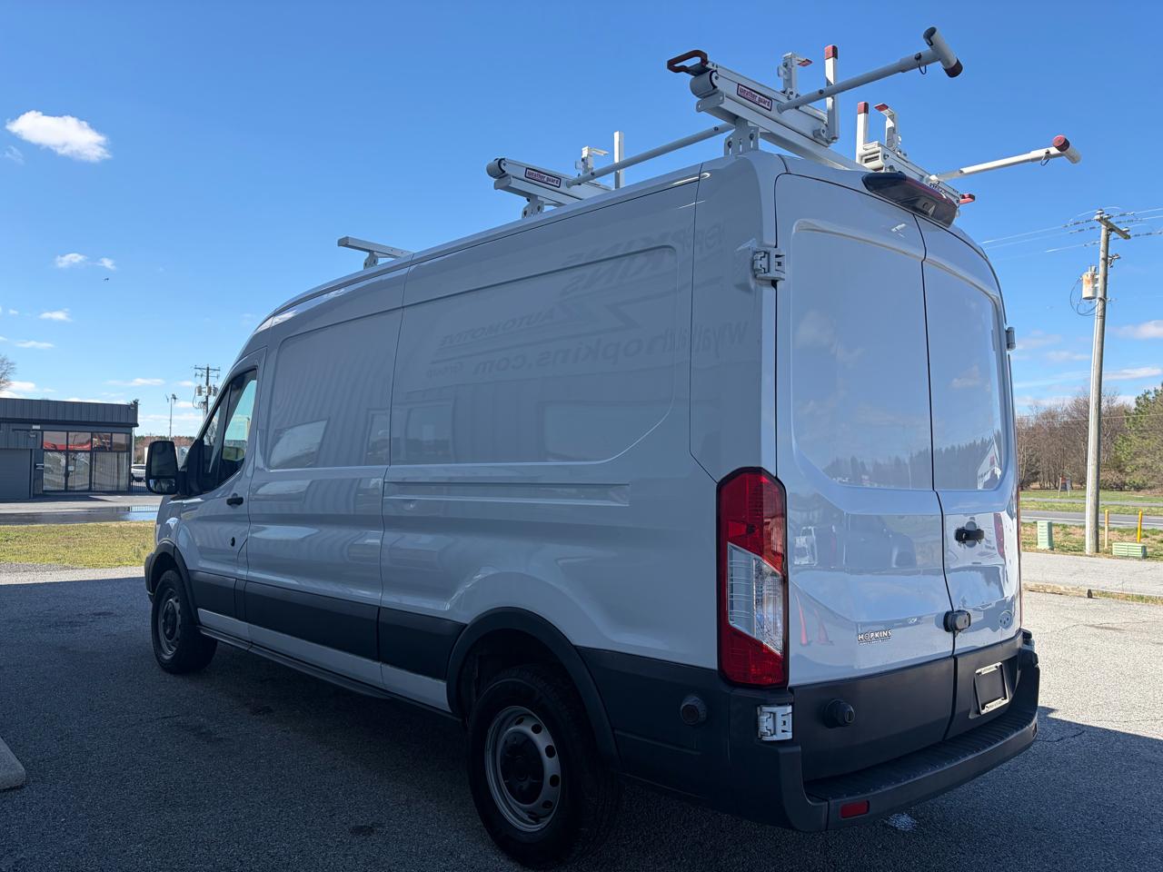 Ford Transit Van T-250 148" Med Rf 9000 GVWR Sliding RH Dr 2018