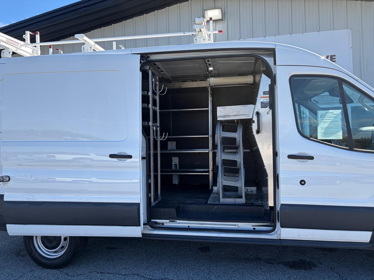 Ford Transit Van T-250 148" Med Rf 9000 GVWR Sliding RH Dr 2018