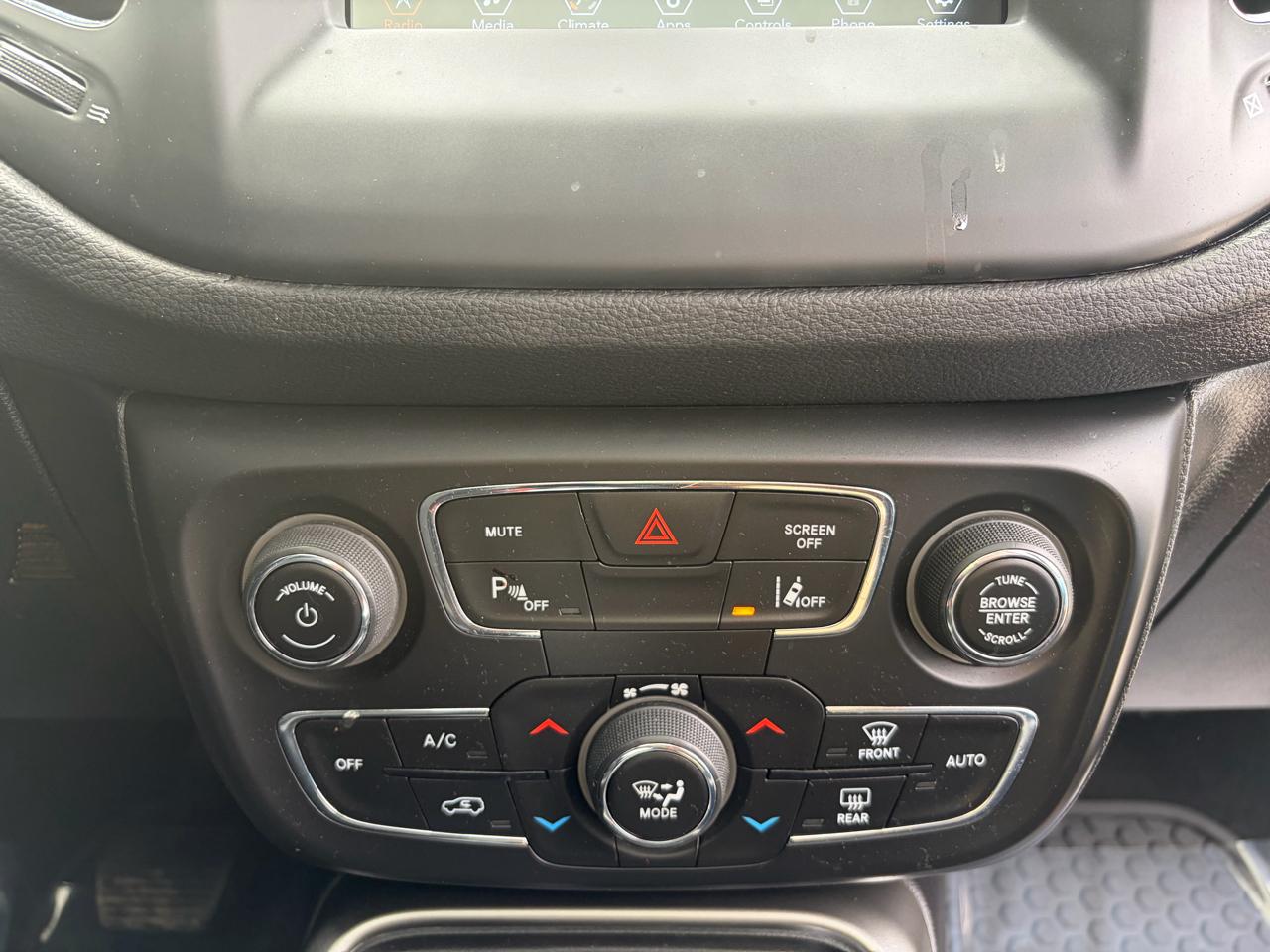 Jeep Compass Latitude w/Sun/Safety Pkg 4x4 2020