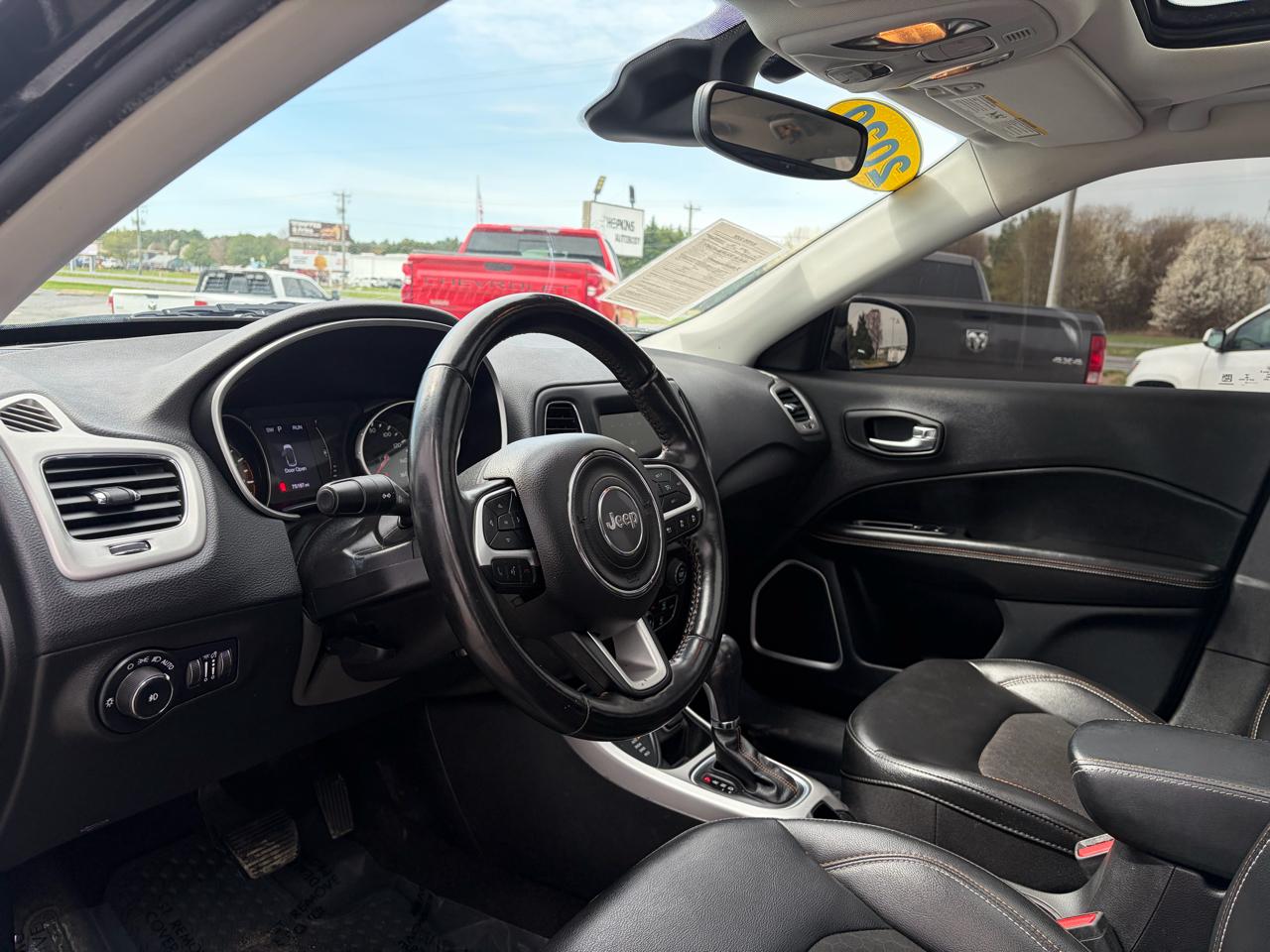 Jeep Compass Latitude w/Sun/Safety Pkg 4x4 2020