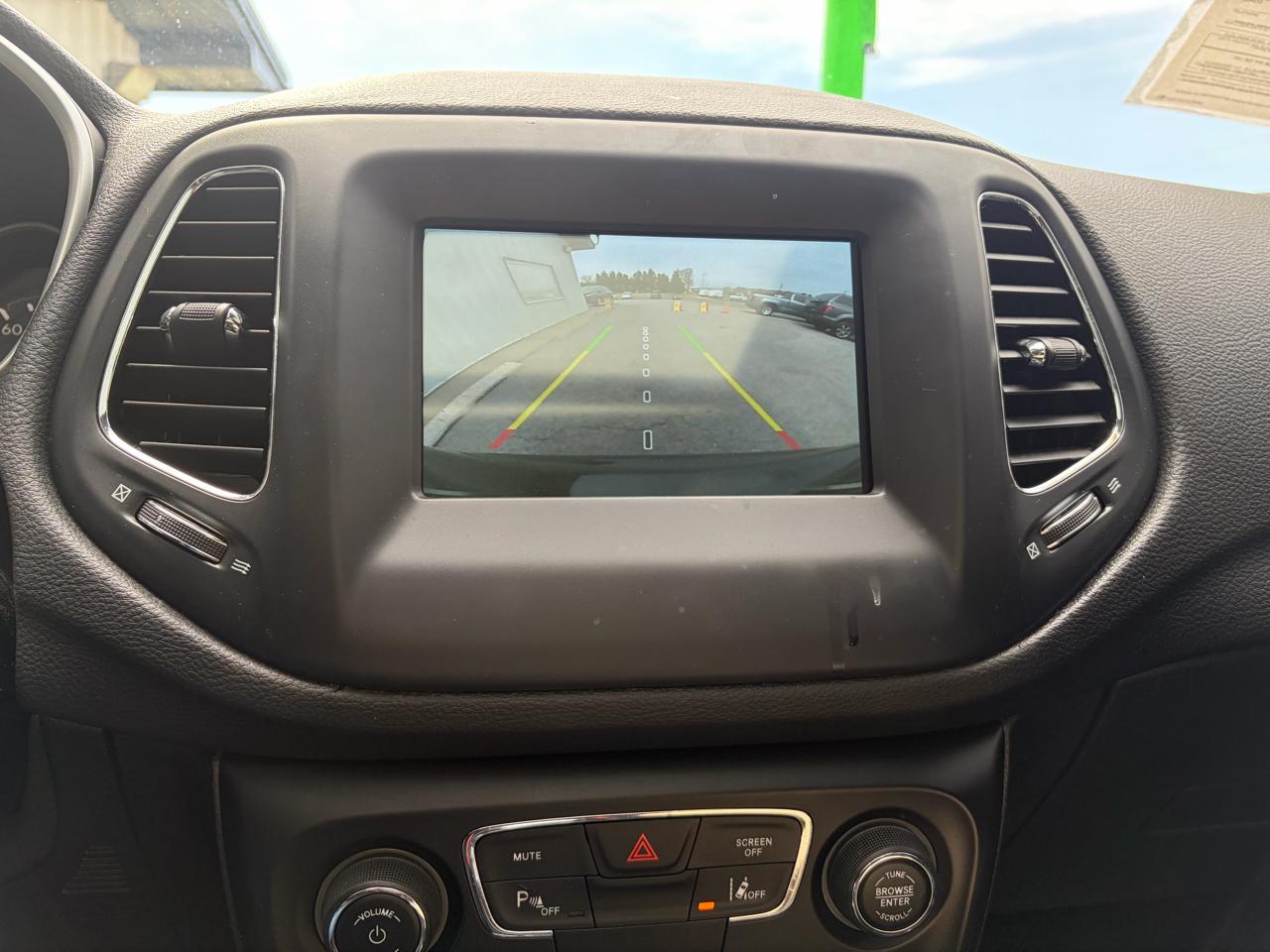 Jeep Compass Latitude w/Sun/Safety Pkg 4x4 2020