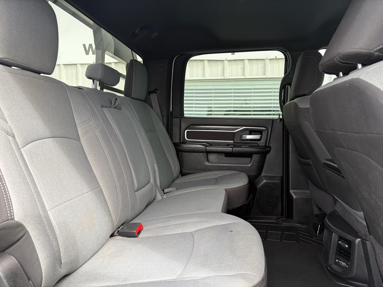 RAM 3500 Big Horn 4x4 Crew Cab 8' Box 2024