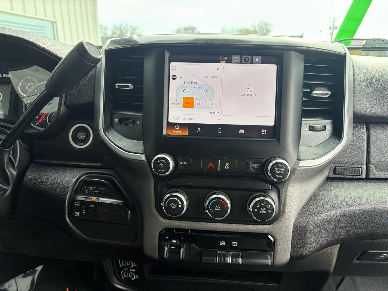 RAM 3500 Big Horn 4x4 Crew Cab 8' Box 2024