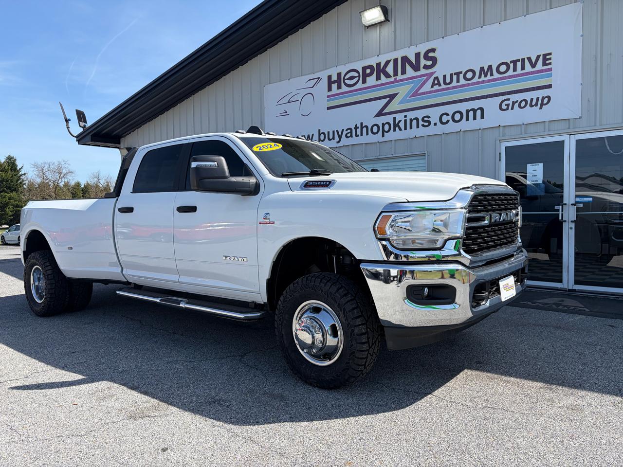 RAM 3500 Big Horn 4x4 Crew Cab 8' Box 2024