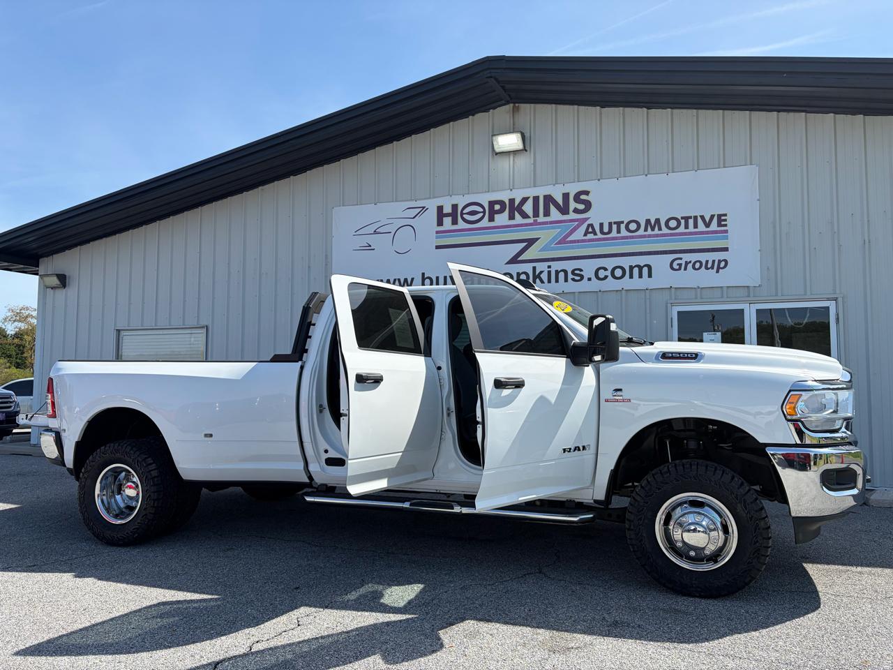 RAM 3500 Big Horn 4x4 Crew Cab 8' Box 2024