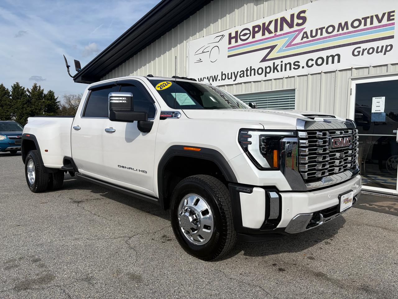 GMC Sierra 3500HD 4WD Crew Cab 172" Denali 2024
