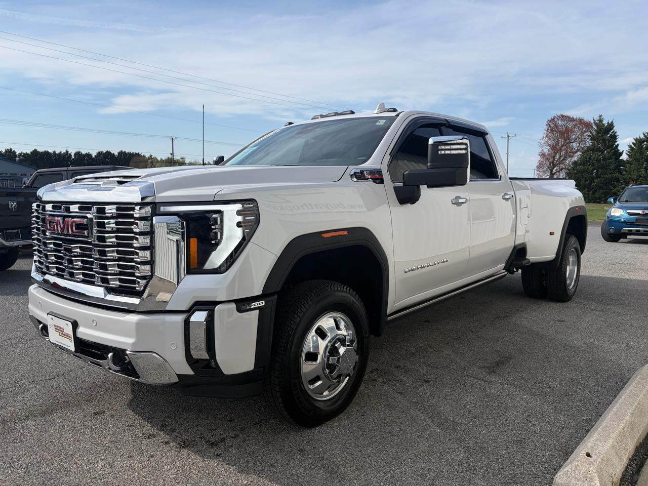 GMC Sierra 3500HD 4WD Crew Cab 172" Denali 2024