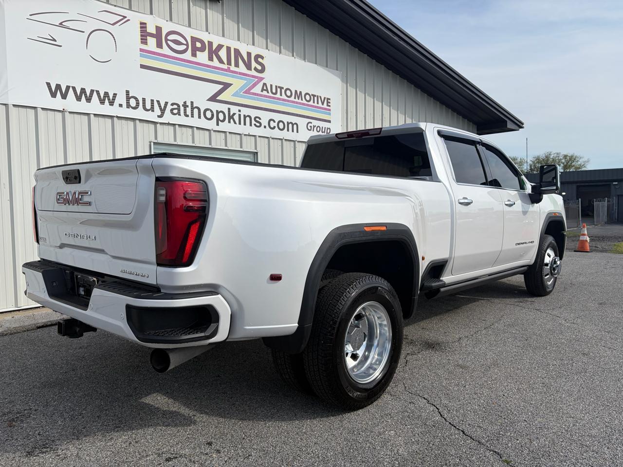 GMC Sierra 3500HD 4WD Crew Cab 172" Denali 2024