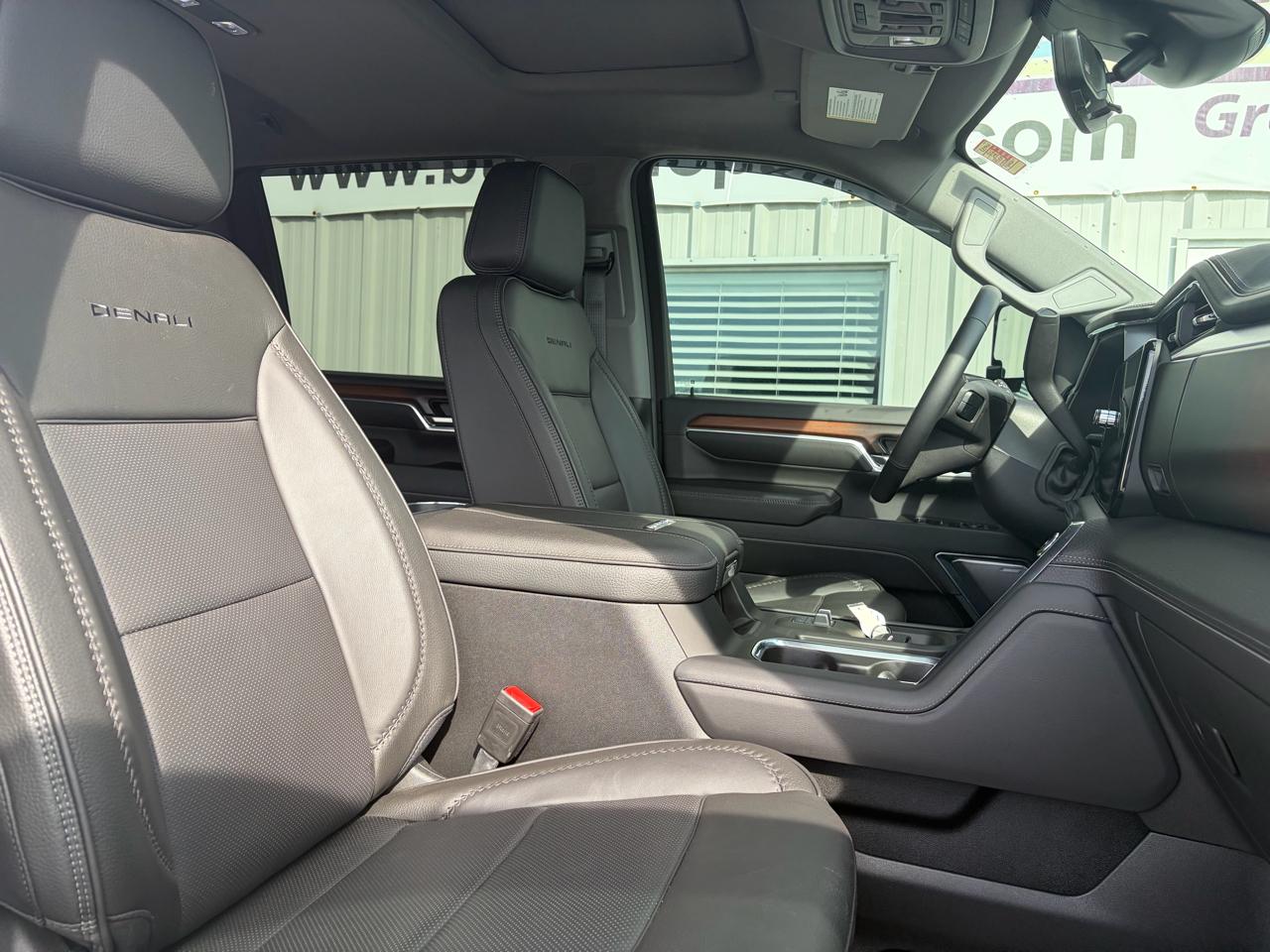 GMC Sierra 3500HD 4WD Crew Cab 172" Denali 2024