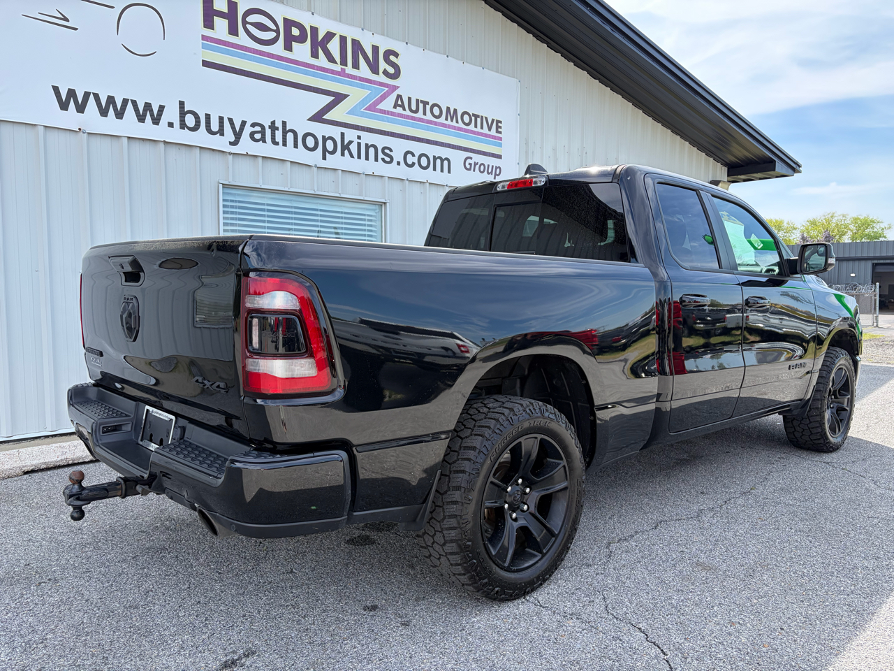 RAM 1500 Big Horn 4x4 Quad Cab 6'4" Box 2021