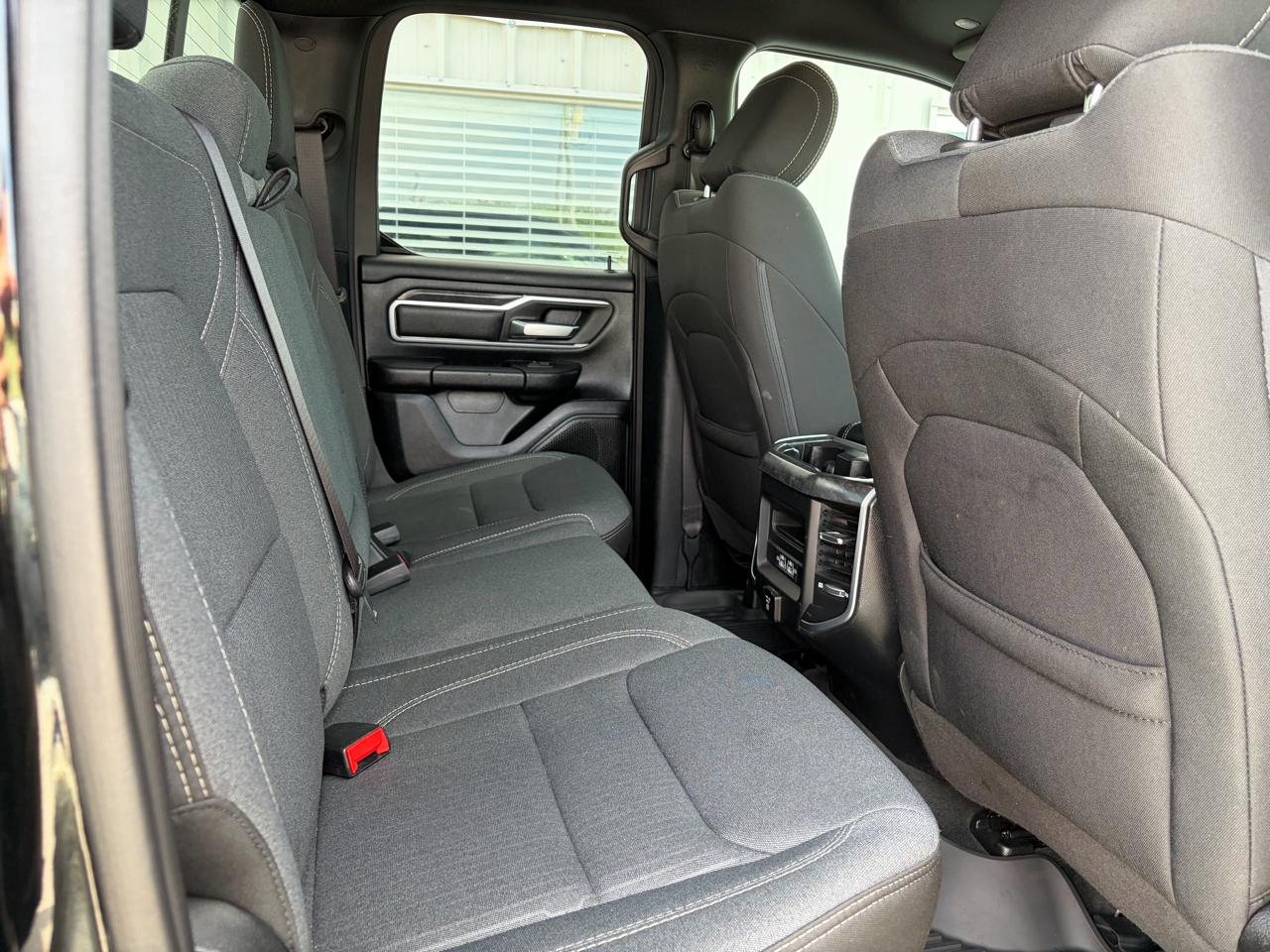 RAM 1500 Big Horn 4x4 Quad Cab 6'4" Box 2021