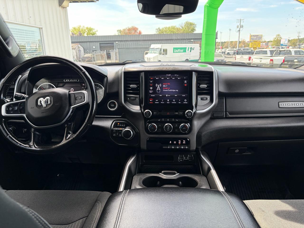 RAM 1500 Big Horn 4x4 Quad Cab 6'4" Box 2021