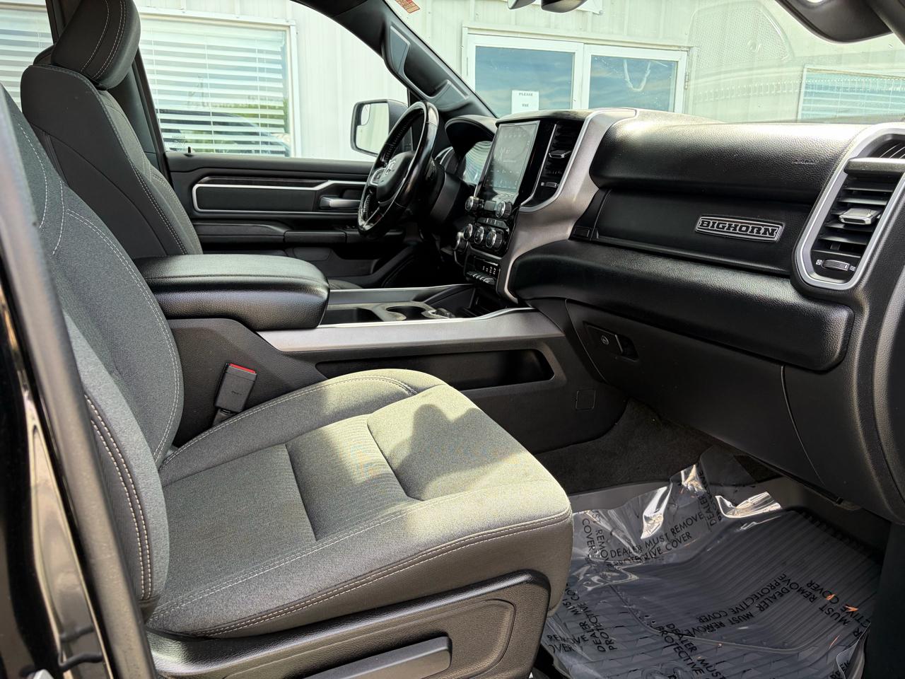 RAM 1500 Big Horn 4x4 Quad Cab 6'4" Box 2021
