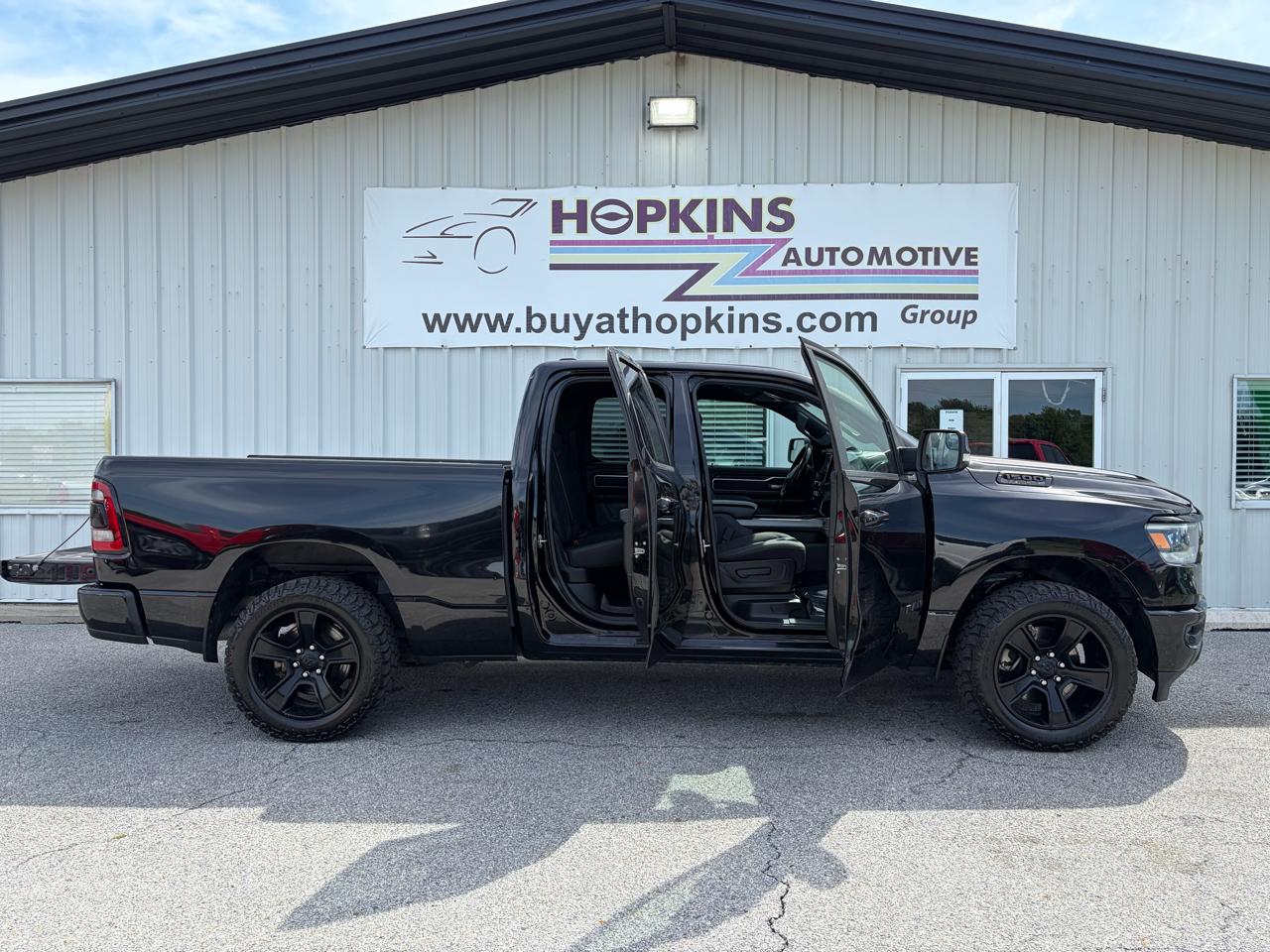 RAM 1500 Big Horn 4x4 Quad Cab 6'4" Box 2021