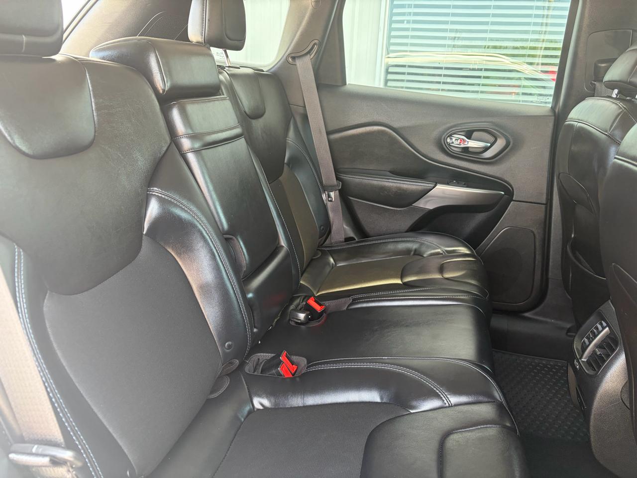 Jeep Cherokee Latitude Plus 4x4 2019