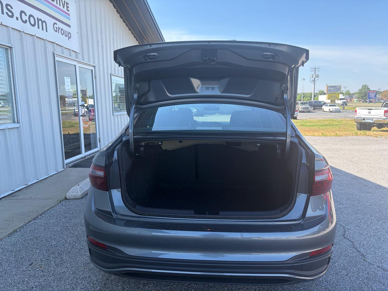 Volkswagen Jetta Sport Auto 2025