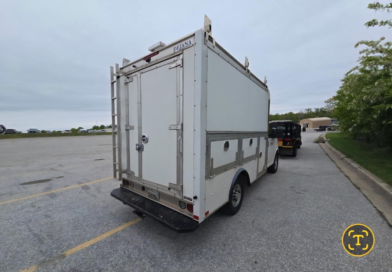 Chevrolet Express Commercial Cutaway 3500 Van 139" 2023