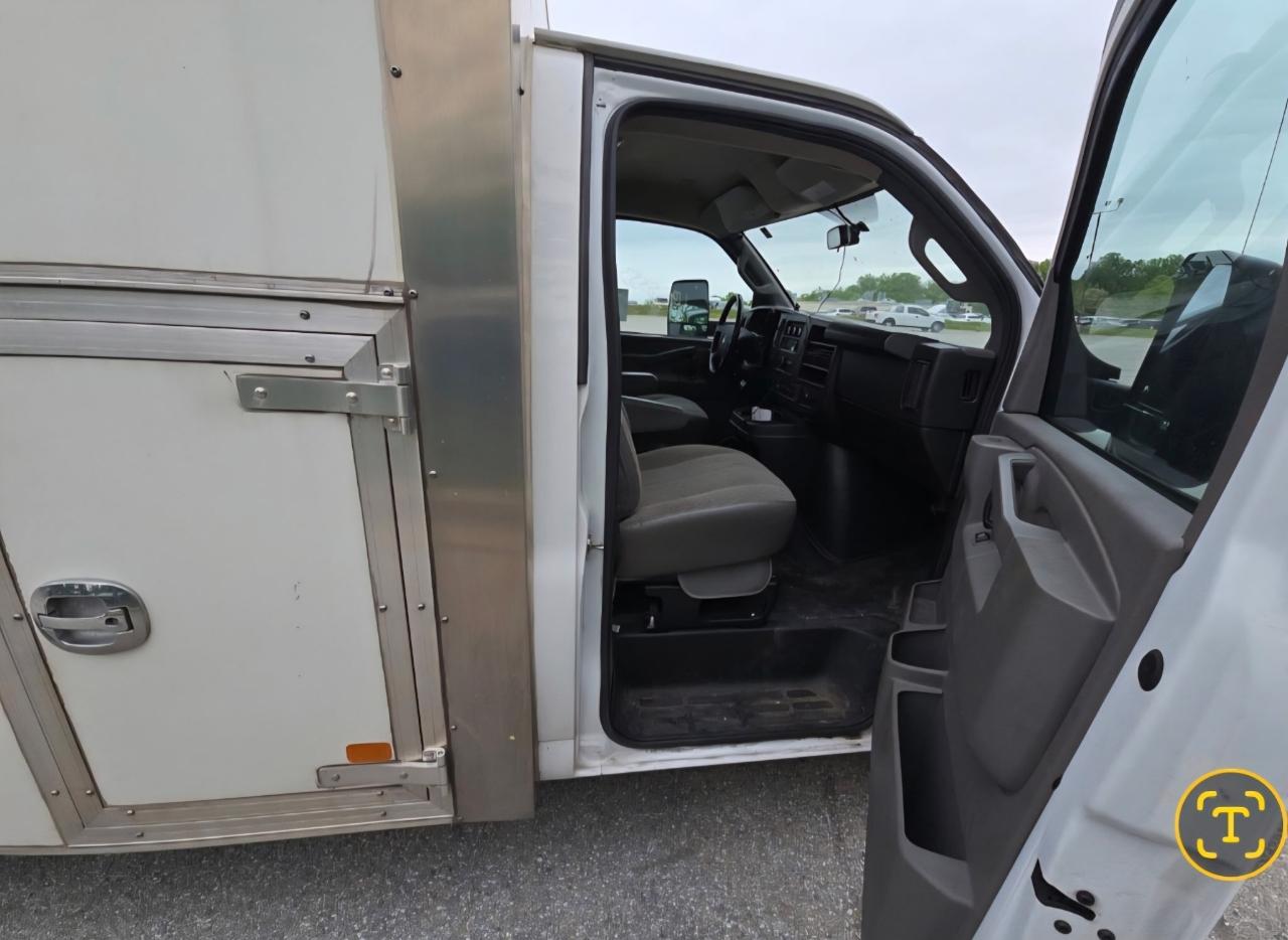 Chevrolet Express Commercial Cutaway 3500 Van 139" 2023
