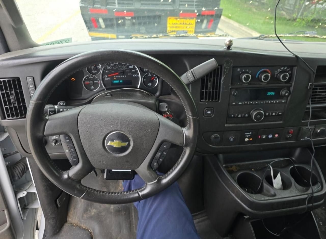 Chevrolet Express Commercial Cutaway 3500 Van 139" 2023