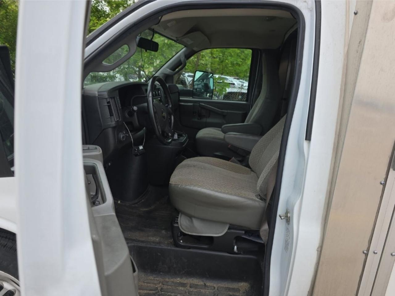 Chevrolet Express Commercial Cutaway 3500 Van 139" 2023