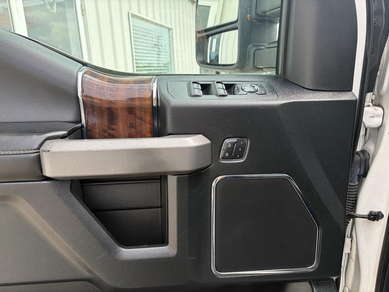 Ford F-150 4WD SuperCrew 145" Platinum 2016
