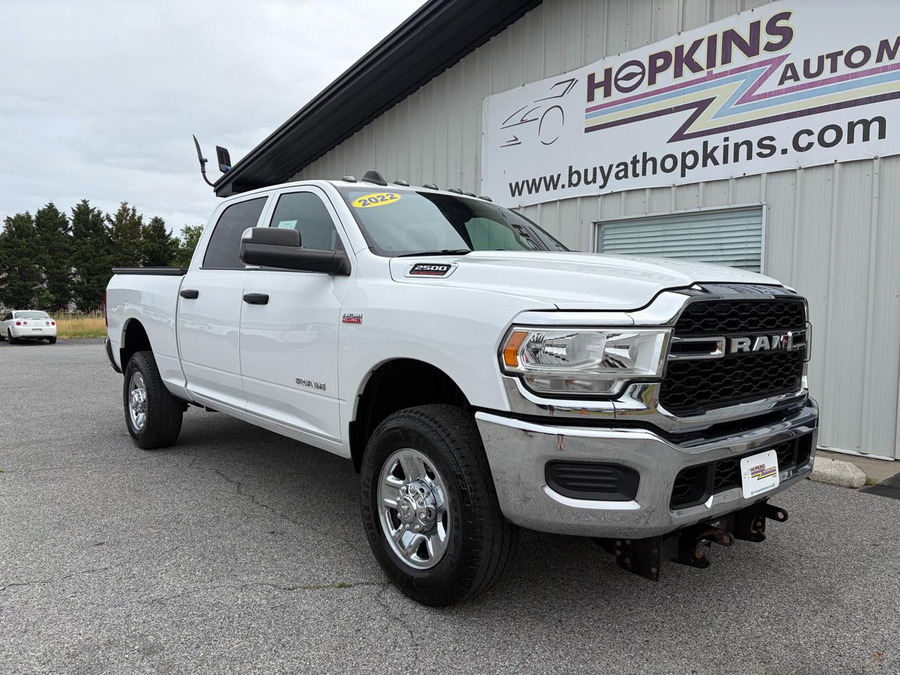 RAM 2500 Tradesman 4x4 Crew Cab 6'4" Box 2022