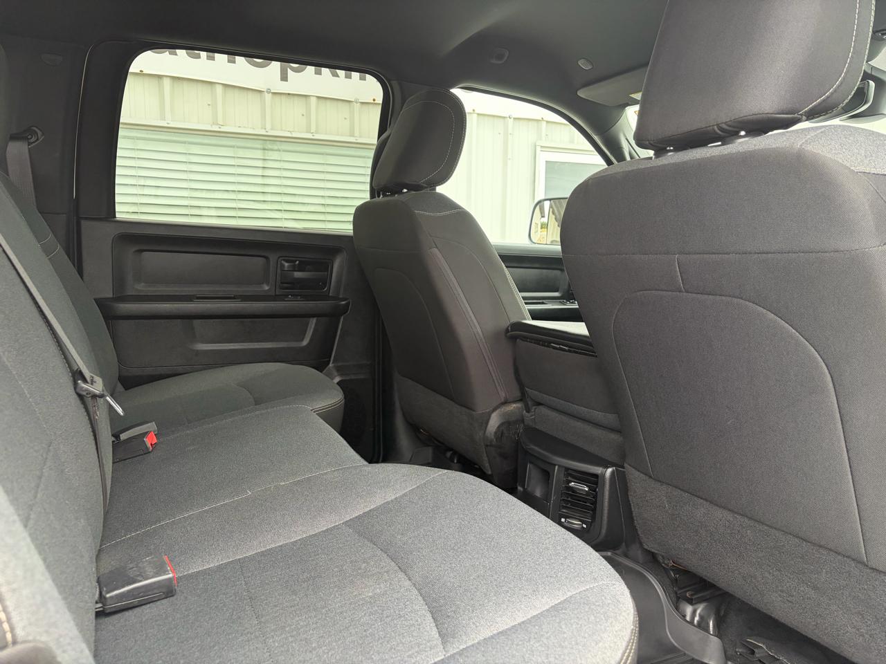 RAM 2500 Tradesman 4x4 Crew Cab 6'4" Box 2022