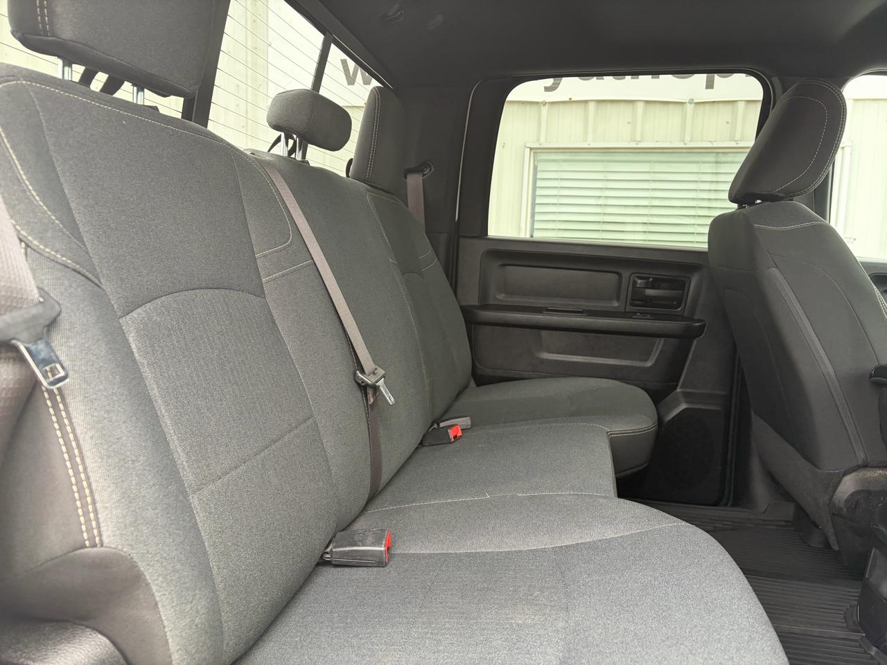 RAM 2500 Tradesman 4x4 Crew Cab 6'4" Box 2022