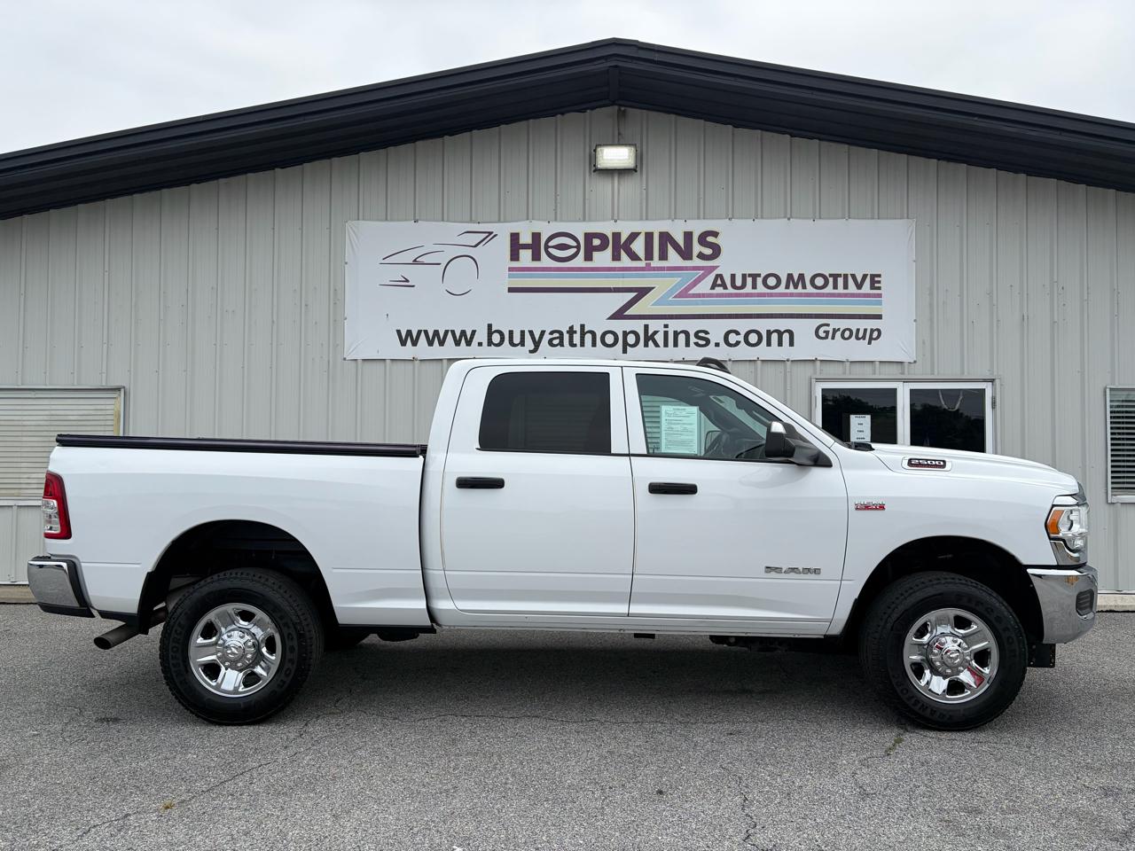 RAM 2500 Tradesman 4x4 Crew Cab 6'4" Box 2022