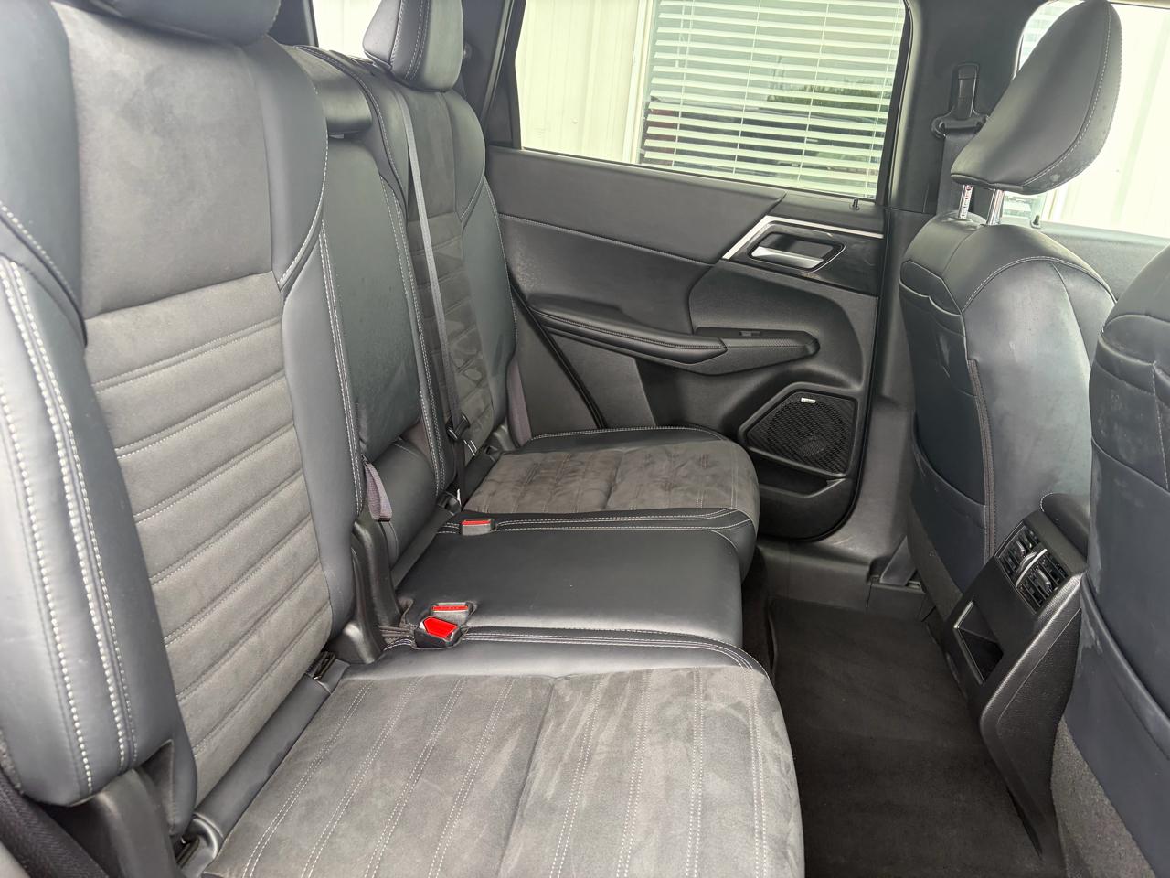 Mitsubishi Outlander SE FWD 2025