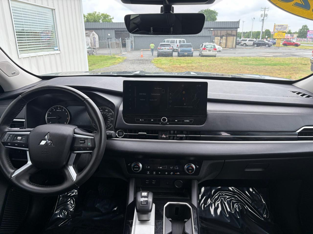 Mitsubishi Outlander SE FWD 2025