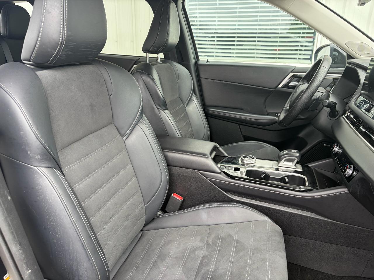 Mitsubishi Outlander SE FWD 2025