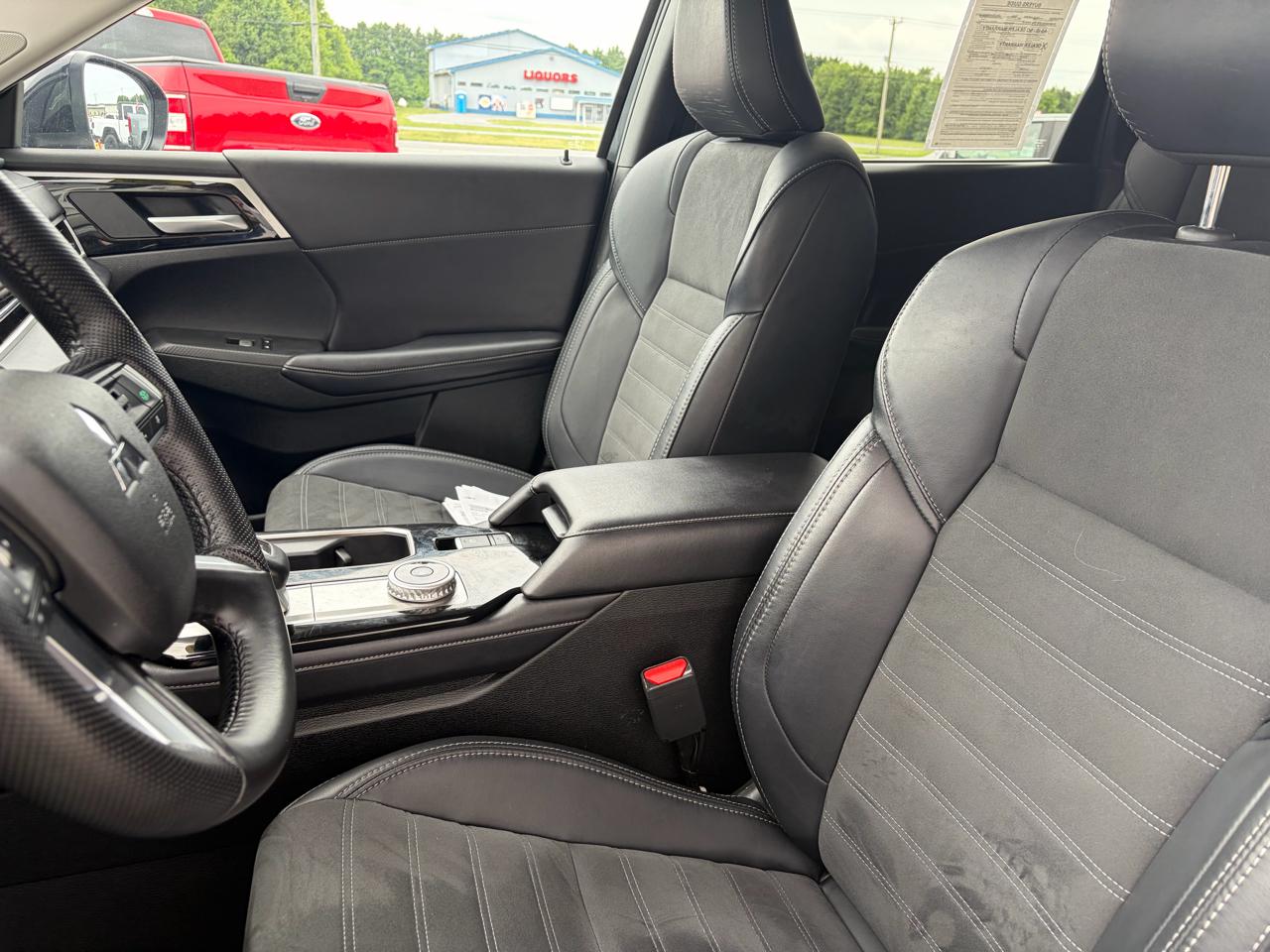 Mitsubishi Outlander SE FWD 2025