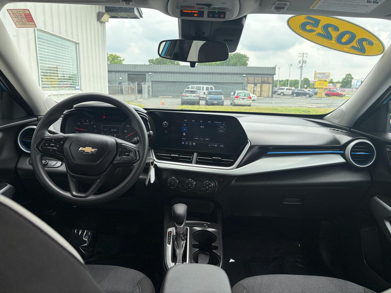 Chevrolet Trax FWD 4dr LS 2025