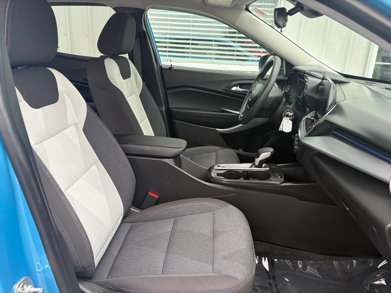 Chevrolet Trax FWD 4dr LS 2025