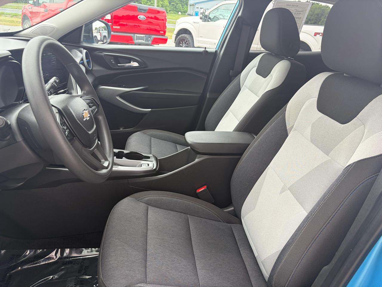 Chevrolet Trax FWD 4dr LS 2025