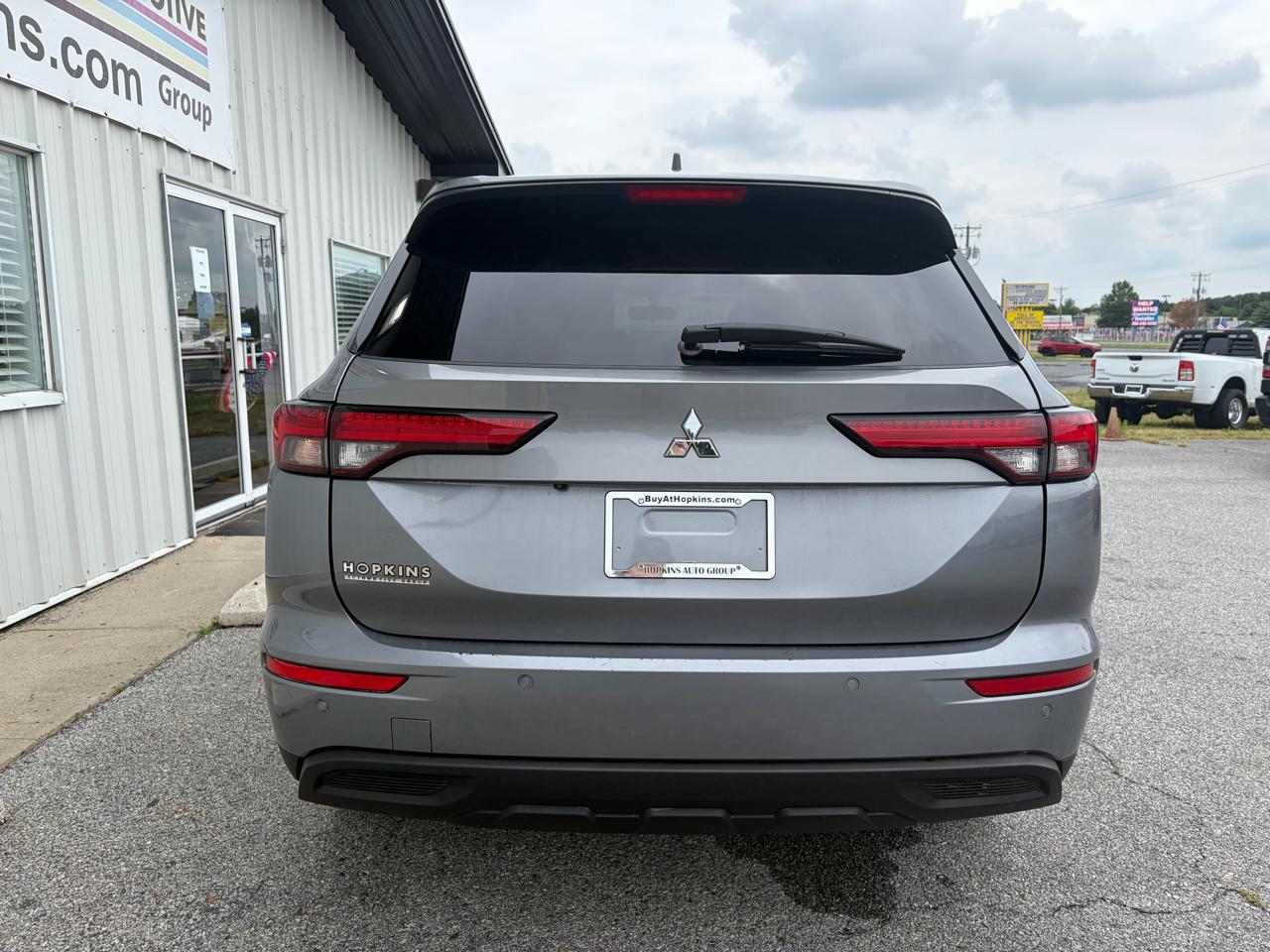 Mitsubishi Outlander SE FWD *Ltd Avail* 2022