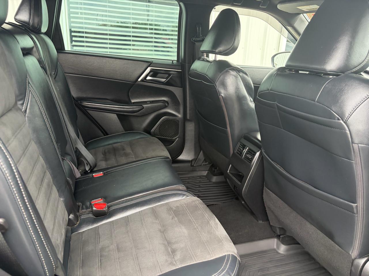 Mitsubishi Outlander SE FWD *Ltd Avail* 2022