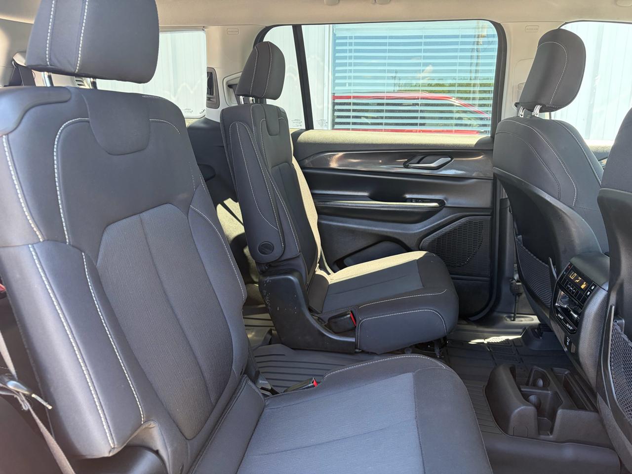 Jeep Grand Cherokee L Laredo 4x4 2023