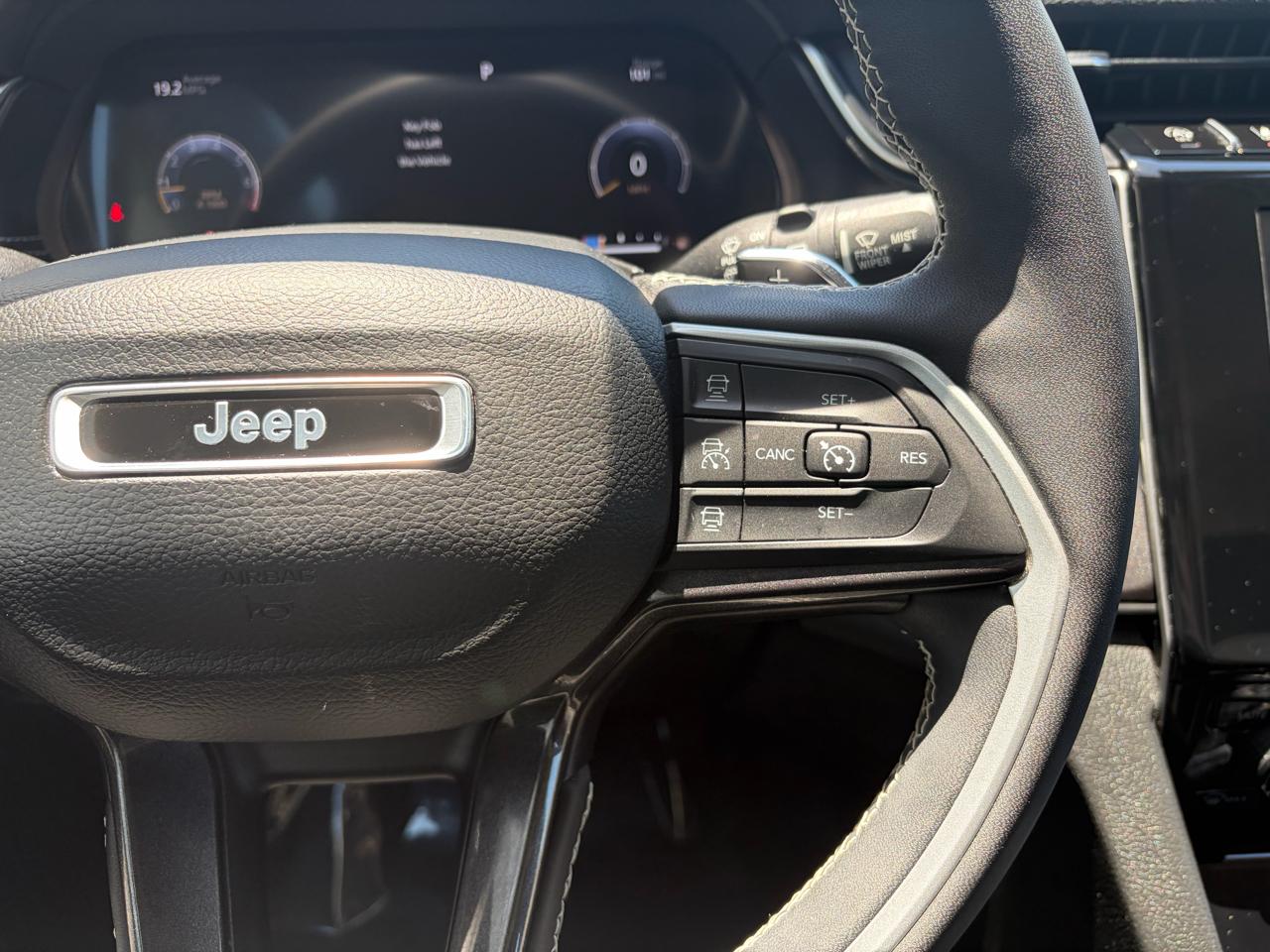 Jeep Grand Cherokee L Laredo 4x4 2023
