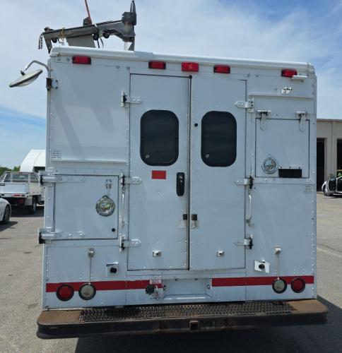 Chevrolet Express Commercial Cutaway RWD 3500 177" WB Work Van 2009