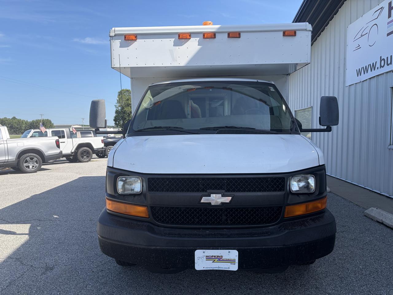Chevrolet Express Commercial Cutaway RWD 3500 177" WB Work Van 2009