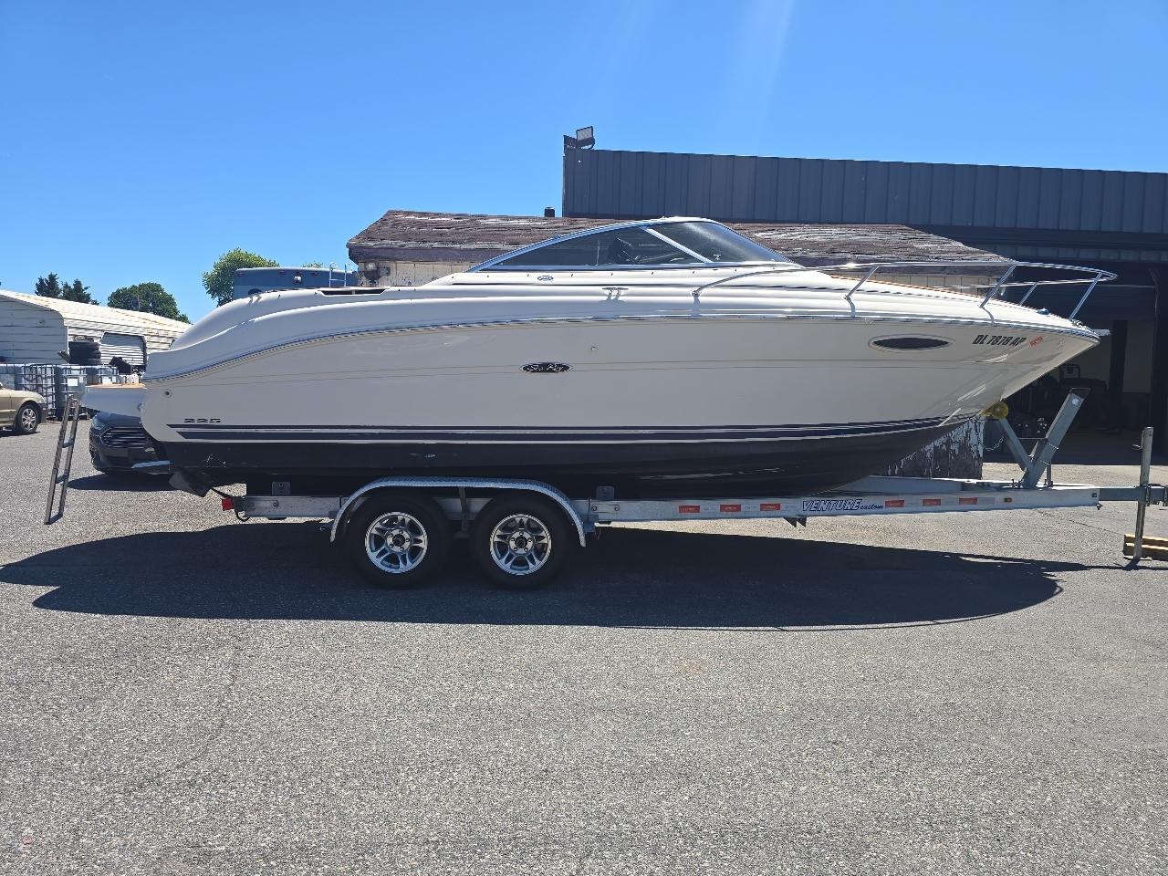 Sea Ray 235 Weekender  2002