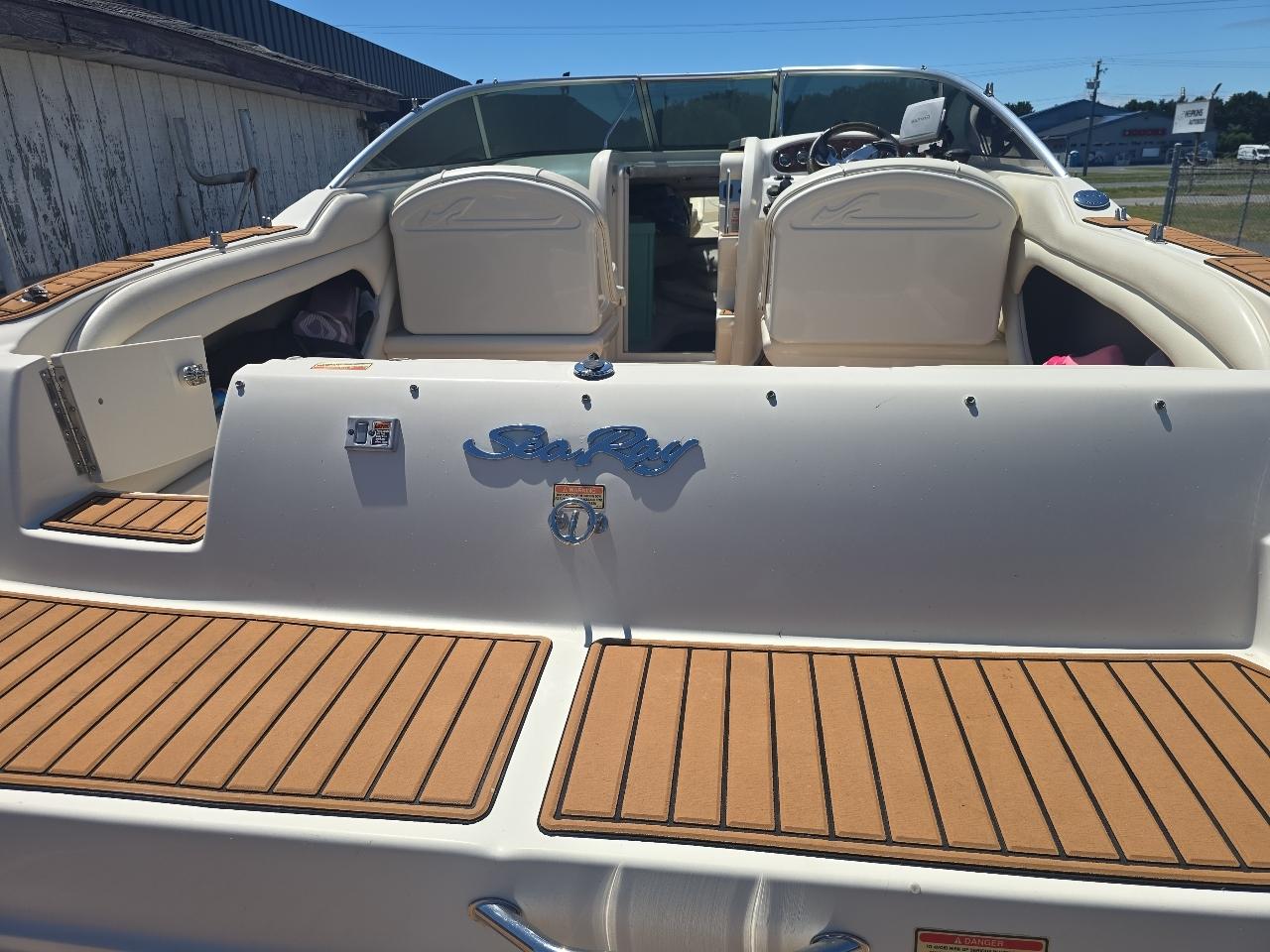 Sea Ray 235 Weekender  2002