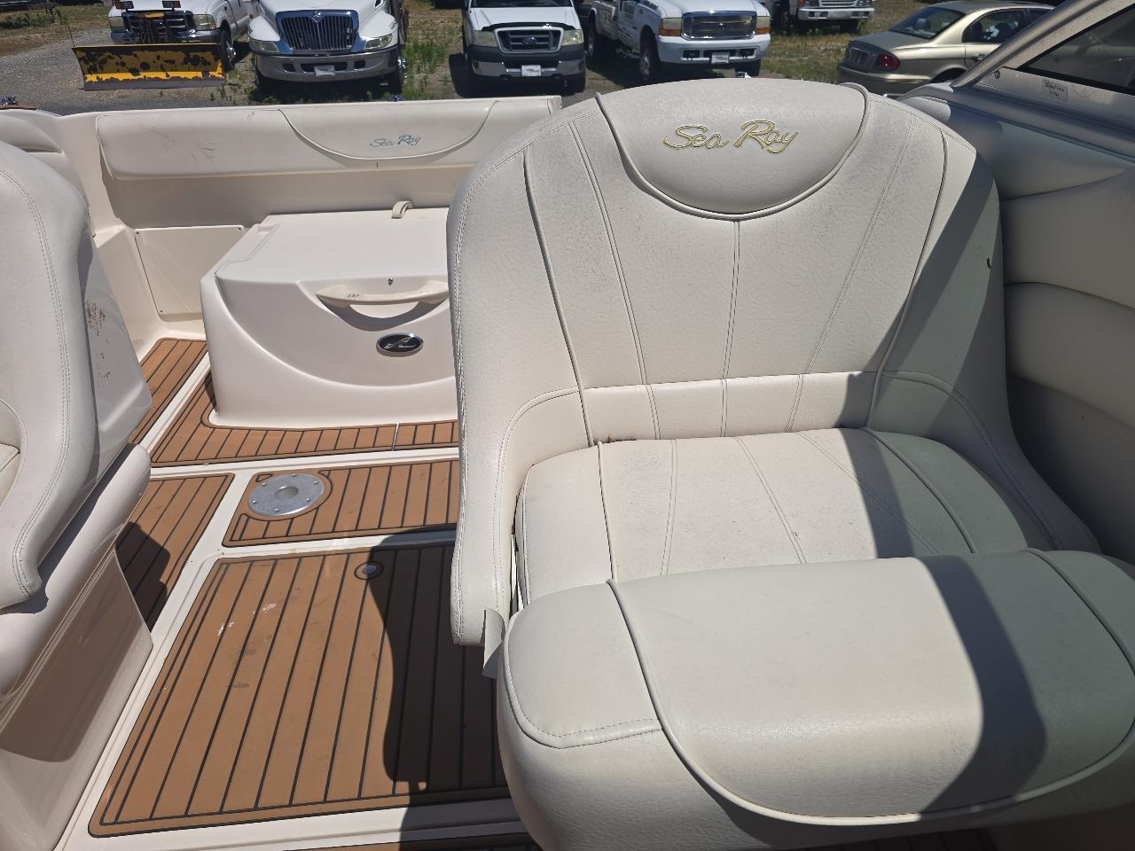 Sea Ray 235 Weekender  2002