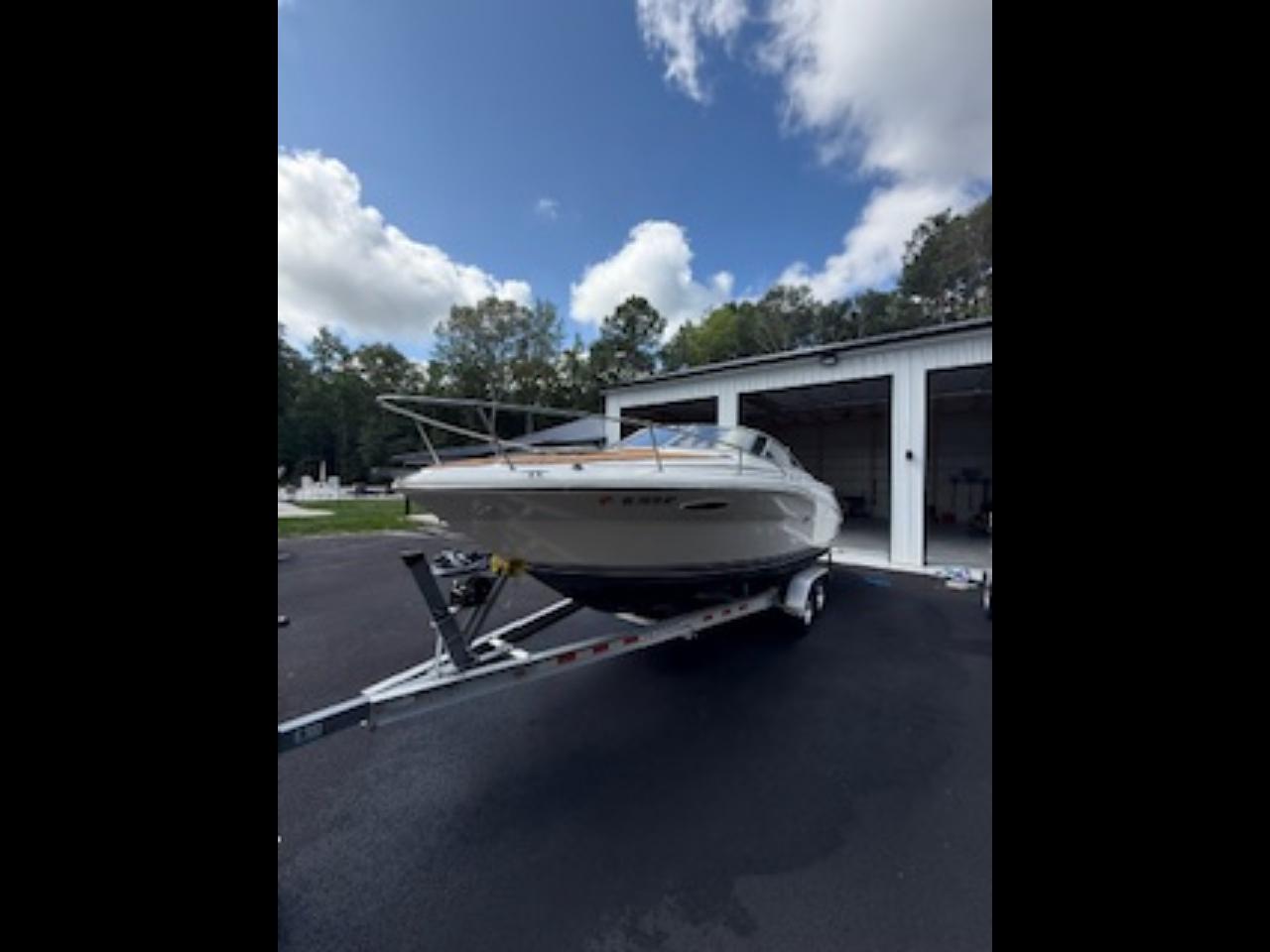 Sea Ray 235 Weekender  2002