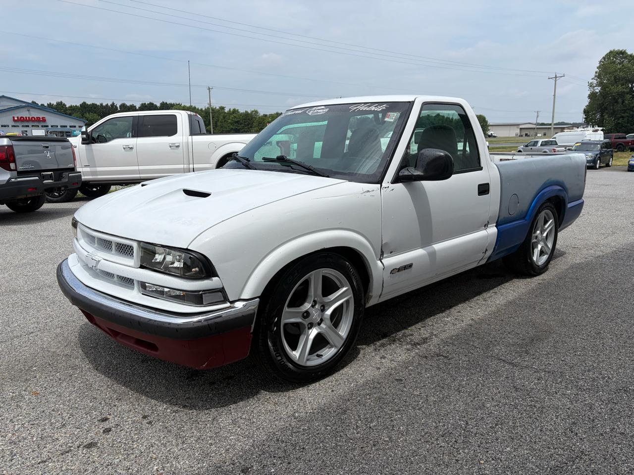 Chevrolet S-10 Reg Cab 108.3" WB 1996