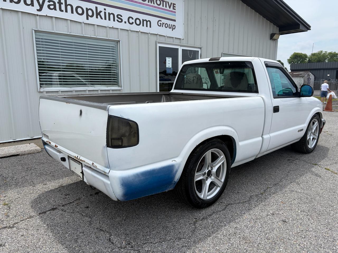 Chevrolet S-10 Reg Cab 108.3" WB 1996