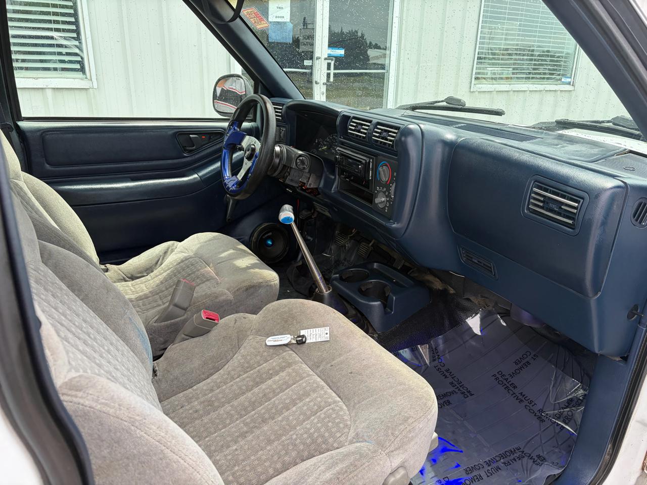 Chevrolet S-10 Reg Cab 108.3" WB 1996