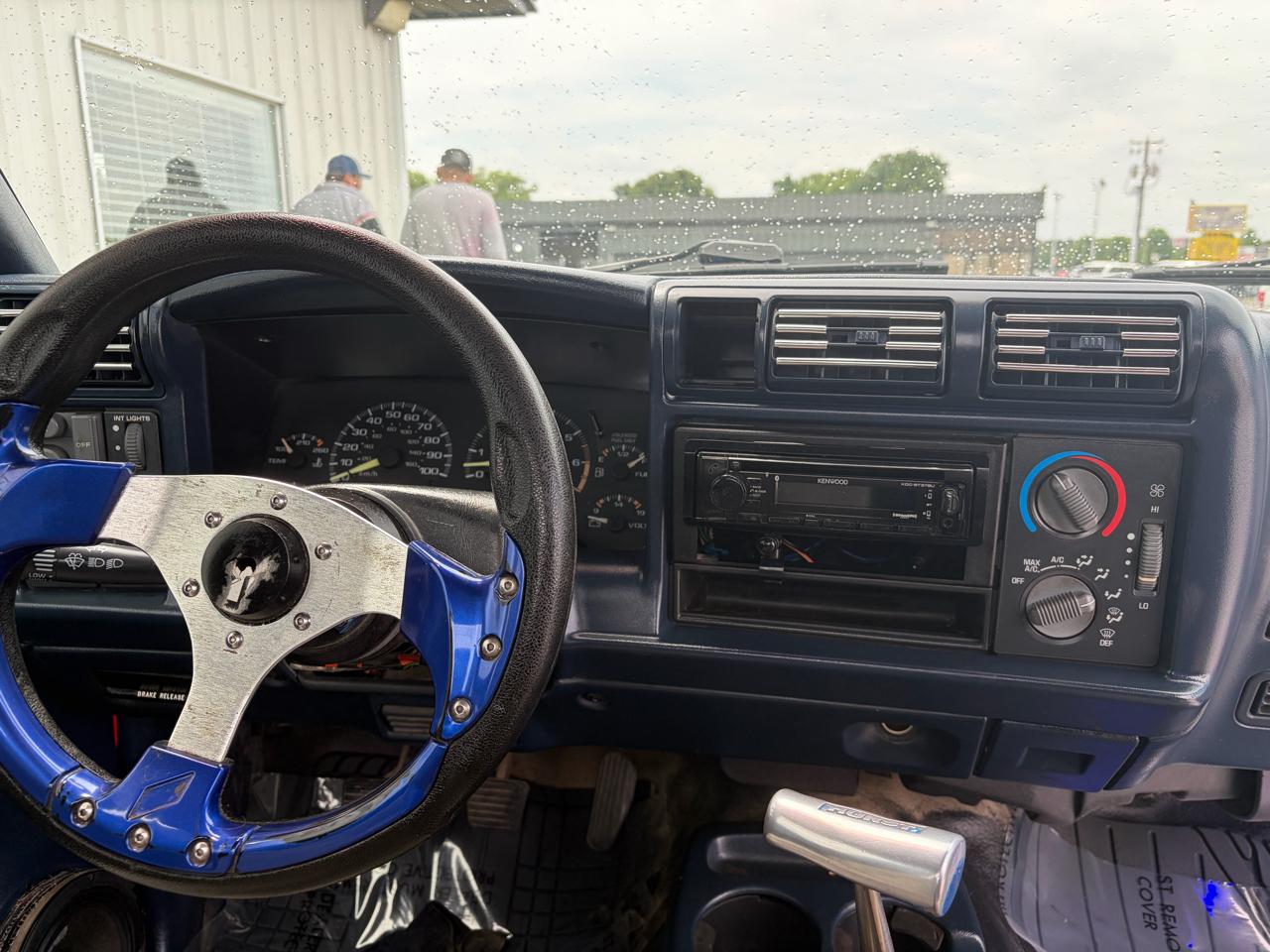 Chevrolet S-10 Reg Cab 108.3" WB 1996
